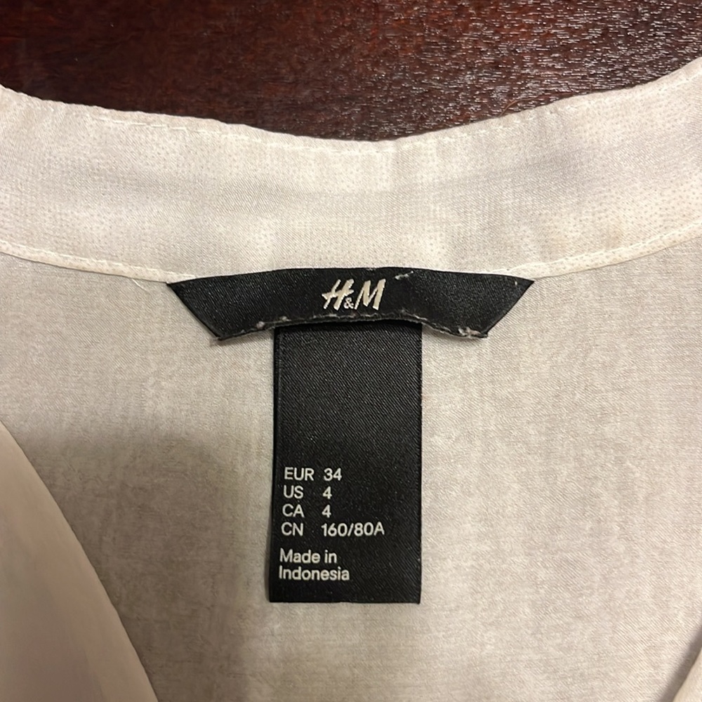 Mesh button down tank - Picture 3 of 3